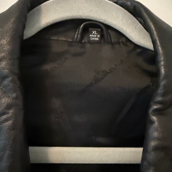 RARE RETIRED VINTAGE Trump Plaza: Men's Genuine Black Leather Jacket Size XL - Picture 9 of 9